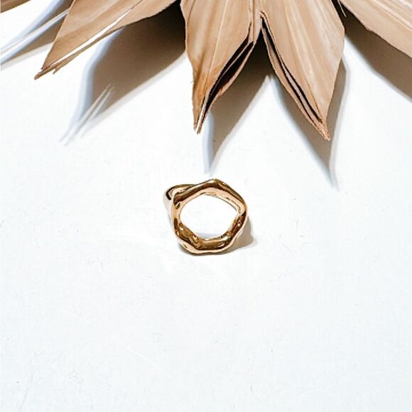 Gold geo ring M356 - Picture 2 of 3